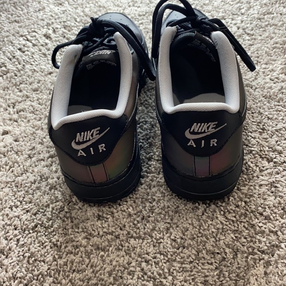 Nike- Air Force 1 Low LV8 GS 'Reflective Black' - Picture 6 of 9